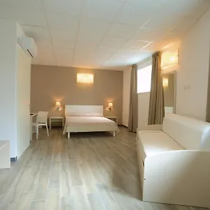https://locanda-sabbia-doro.hotelitalianriviera.com